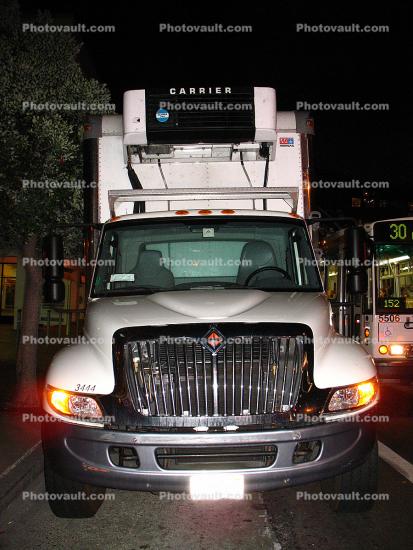 International head-on, Semi-trailer truck, Semi
