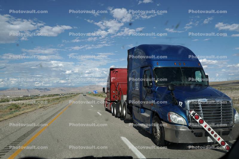 Freightliner in Tow, Green River, Interstate Highway I-70