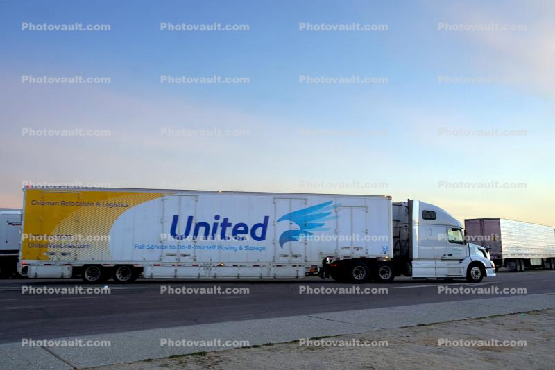 United Van Trailer, Semi Truck, Early Morning