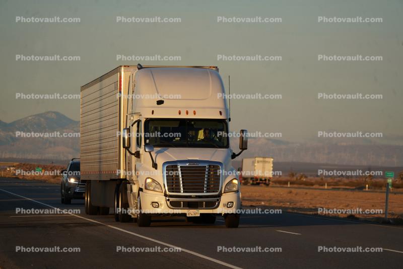 Freightlinert, Mojave-Barstow Highway 58