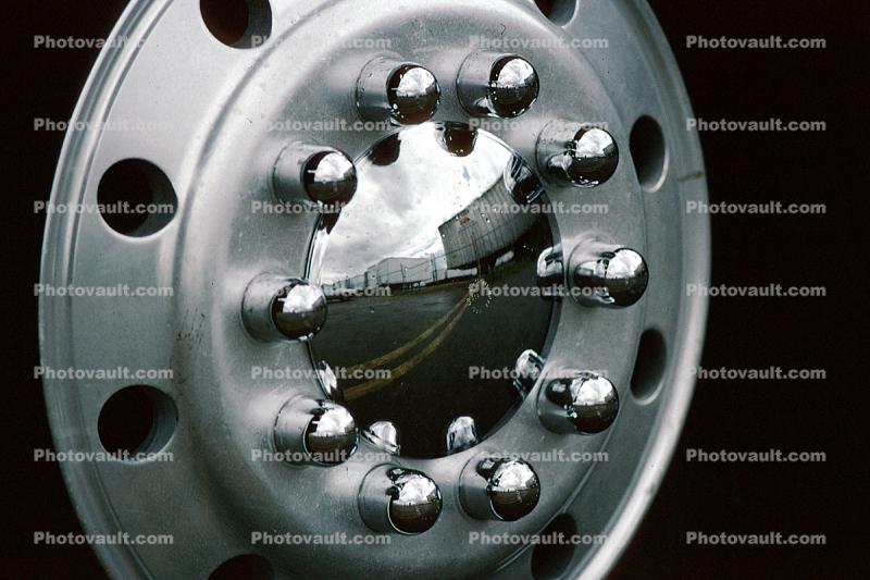 wheel, bolts, hubcap, hub, rim