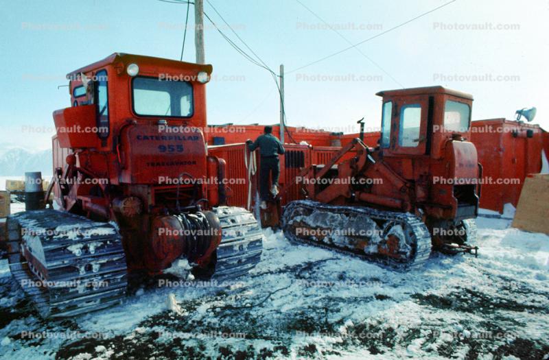 Caterpillar 955 Tractor, Traxcavator, snow, ice, winter, cold