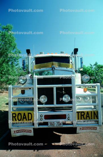 road-train head-on, Wide Load, oversize, Australia, Semi