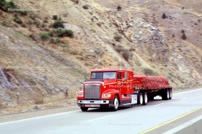 Freightliner, Durkee, Oregon, flatbed trailer