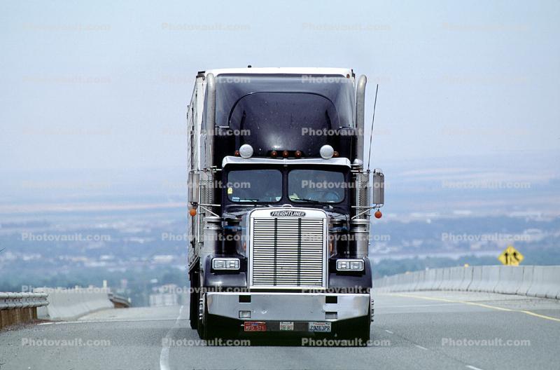 freightliner head-on, Semi-trailer truck, Semi