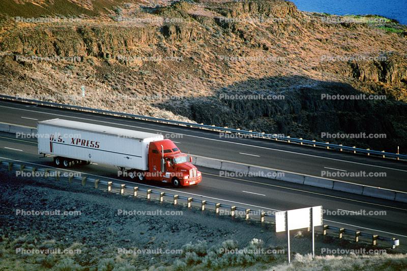 Columbia River Valley, Interstate Highway I-90, Semi-trailer truck, Semi