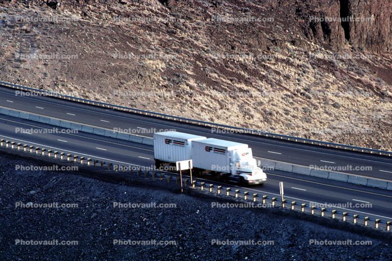 Columbia River Valley, Interstate Highway I-90, Semi-trailer truck, Semi