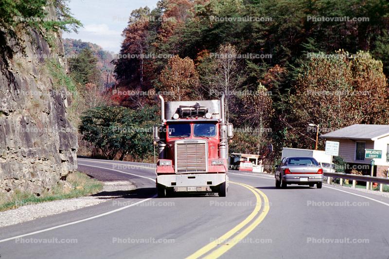 Highway 15, north of Hazard, Freightliner Truck, Breathitt County, Semi-trailer truck, autumn, Semi