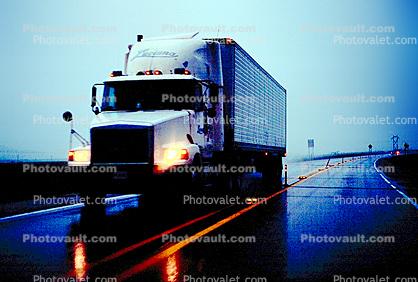 Interstate Highway I-135, Twilight, Dusk, Dawn, Semi-trailer truck, Semi, south of Salina