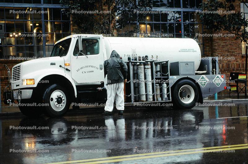 compressed gas truck, Harrison Street and the Embarcadero