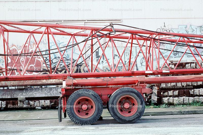 crane lattice, flatbed trailer
