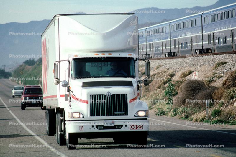 International, Coast Highway-1, near Ventura, California, Semi-trailer truck, PCH, Semi