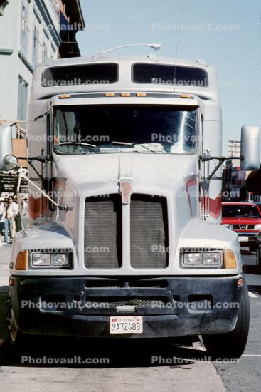 Kenworth head-on, front view, Semi Trailer Truck