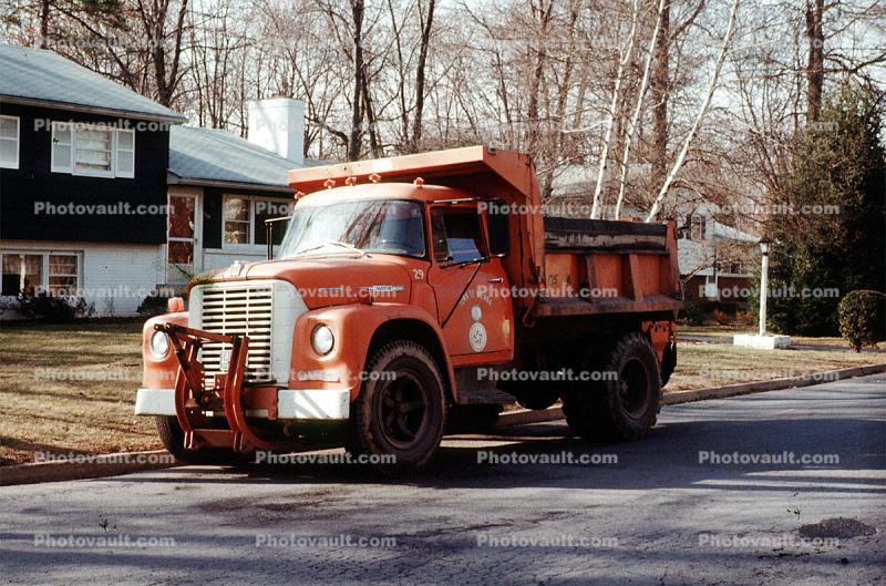 Dump Truck, Loadstar, International Harvester, diesel, March 1977