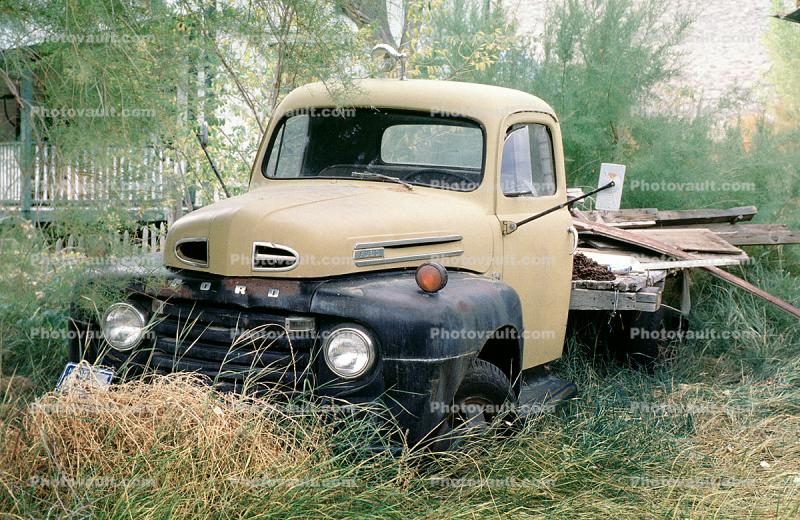 Ford flatbed truck, Benton