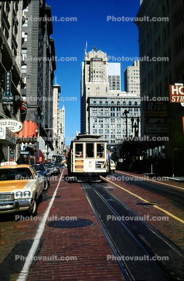 Street Incline, Taxi Cab, buildings, November 1973, 1970s