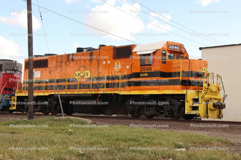 SJVR 2046, San Joaquin Valley Railroad, EMD GP38-2, Firebaugh