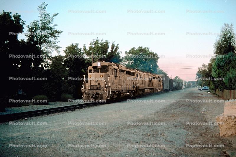 UP 847, EMD GP38-2, Union Pacific Railroad Company, Pleasanton