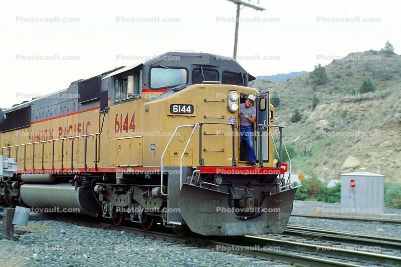UP 6144, Union Pacific Train, Durkee, Oregon, Durkee, 18 July 1992