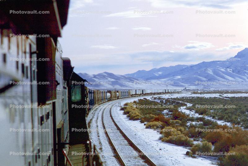 Railroad Train, Southern Pacific Diesel Locomotive, Bush, plants, Frozen, Icy, Winter, 31 December 1992
