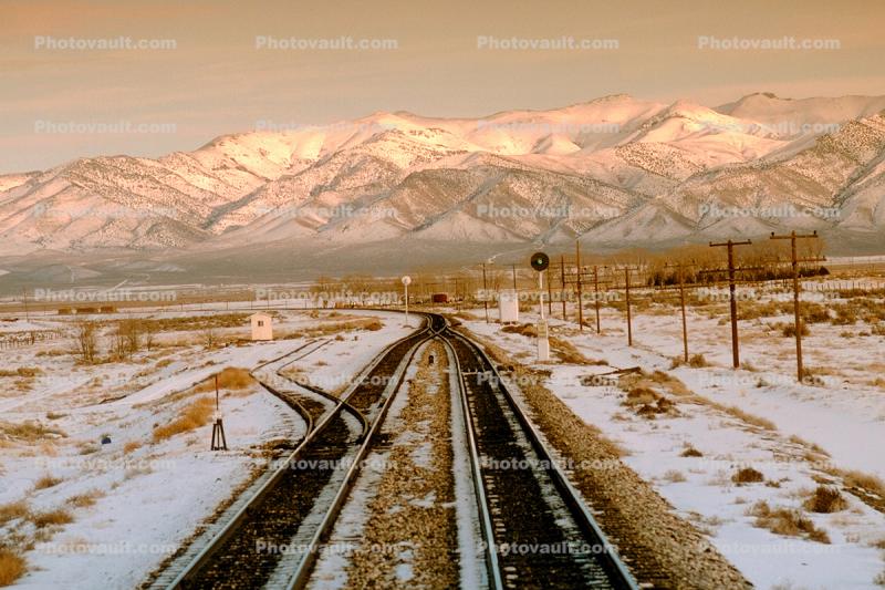 Signal Light, Railroad Tracks in the Snow, Brush, Shrub, Ice, Cold, Frozen, Icy, Winter, hills, mountains, 31 December 1992
