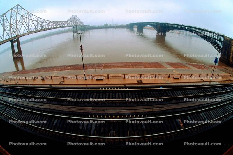 Mississippi River, Eads Bridge, Railroad Tracks, shoreline, Saint Louis, 20 October 1993