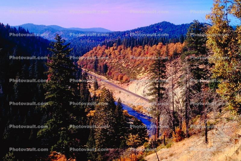 South of Quincy, California, Sierra-Nevada Mountains, Forest, River, Trees, 24 October 1994