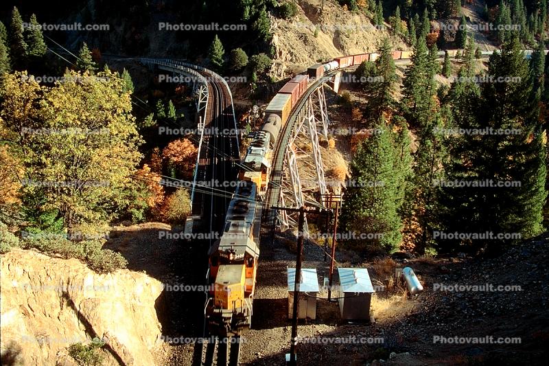 Keddie Wye, Junction, Feather River Canyon Route, Keddie, California, Sierra-Nevada Mountains, Union Pacific Train, Bridge, 24 October 1994