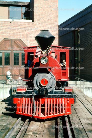 Sespe, Fillmore & Western Railway Co. head-on, Steam Engine, Turntable, Roundhouse, 1