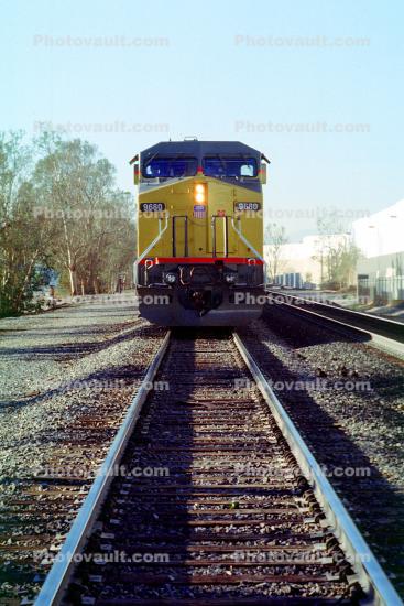 UP 9680 head-on, Union Pacific, Klamath Lake,, Ontario, 23 December 1999