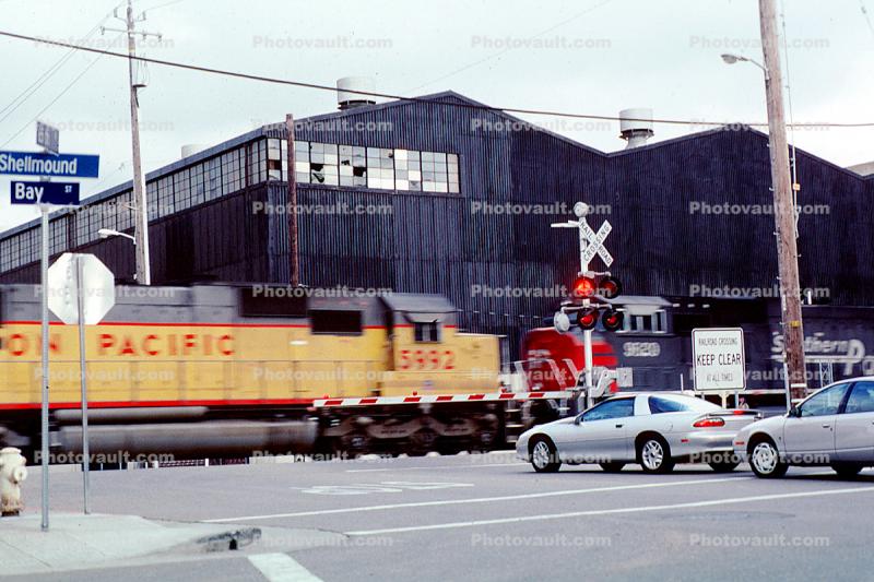UP 5992, Diesel Electric Locomotive, Union Pacific, Southern Pacific, Car, Automobile, Vehicle, Emeryville, 13 April 2000