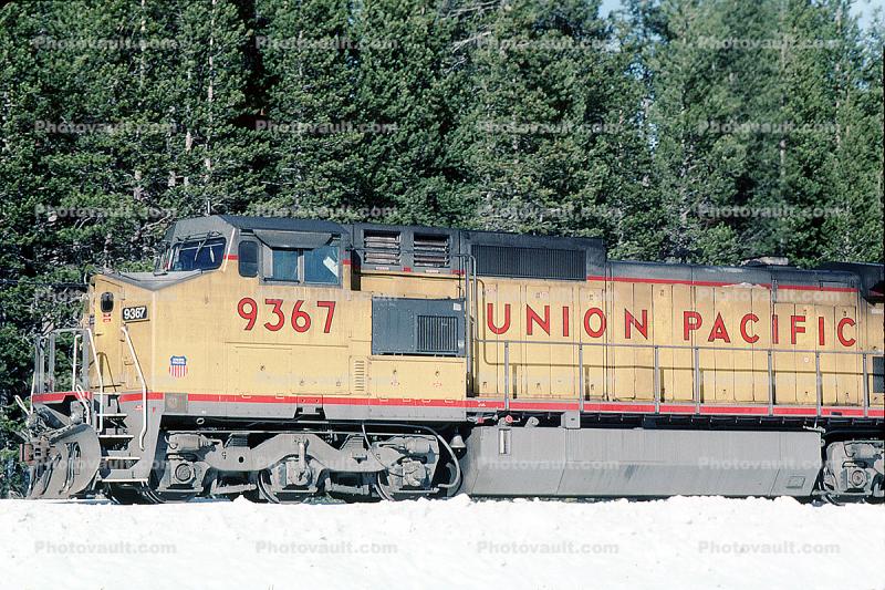 UP 9367, GE C40-8W, Union Pacific, Royal Gorge, Sierra-Nevada Mountains
