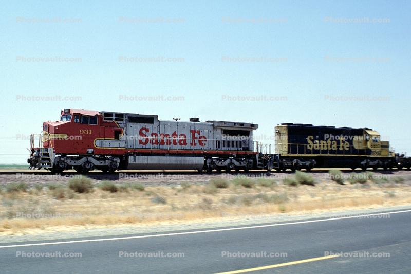 Santa-Fe, blue/yellow, ATSF 931, Red/Silver Warbonnet