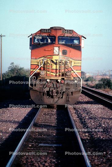 BNSF 5434, GE C44-9W head-on, Diesel electric locomotive, California, BNSF Railway