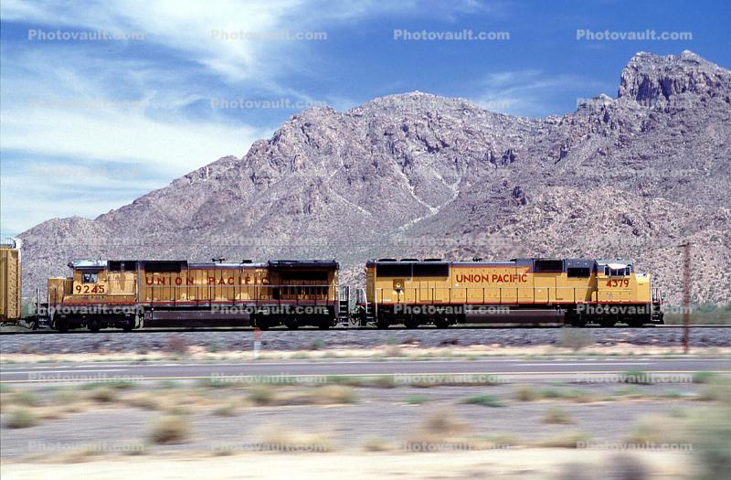 UP 9245, UP 4379, Union Pacific, between Phoenix and Tucson