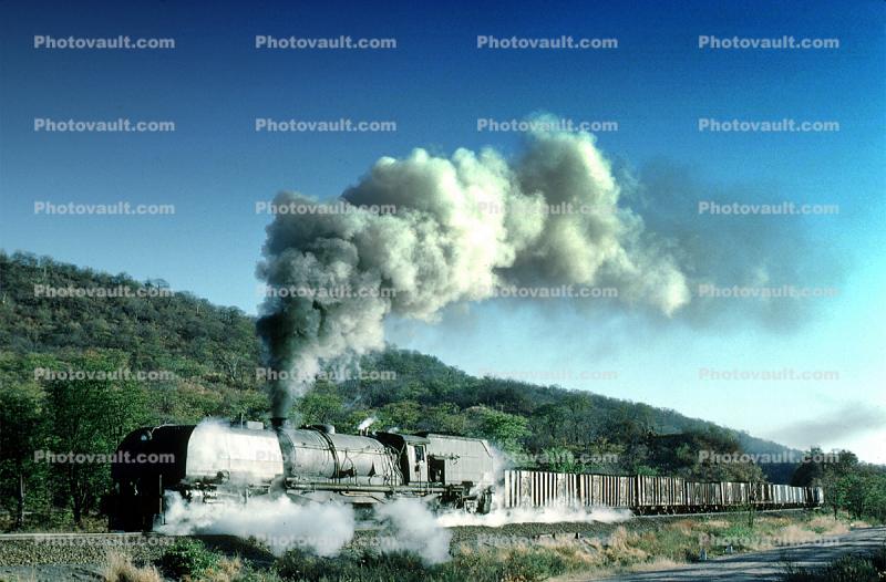 Smokey Train, Rys 4-8-2, 1940s