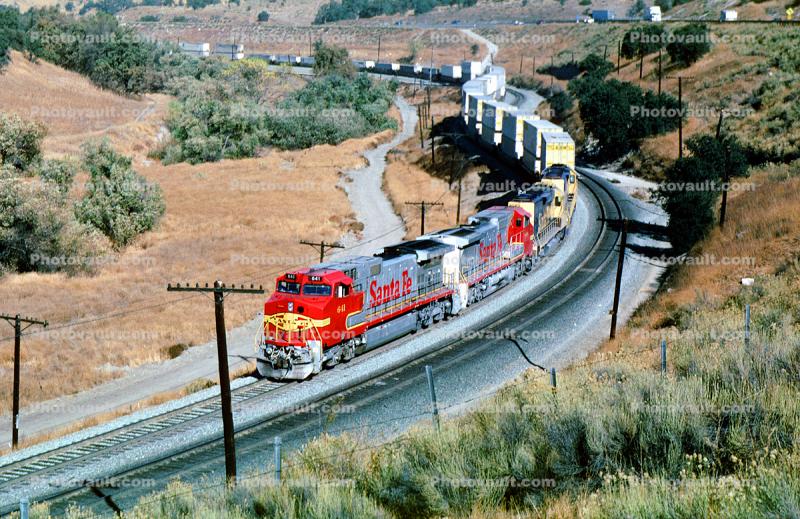 Santa-Fe, SANTA FE C44-9W #641, Cable California, 1995, Red/Silver Warbonnet, near Tehachapi, Kern County