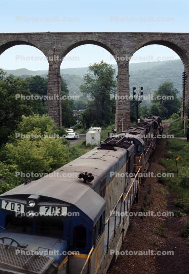 Deleware & Hudson #703, Starrucca Viaduct, stone arch bridge, near Lanesboro, Pennsylvania