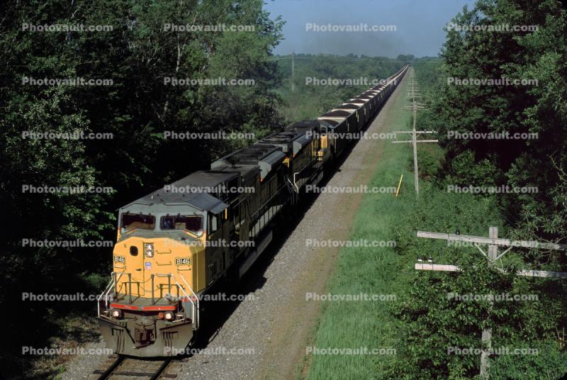 Union Pacific 8146, 8010, CNASH, 116 ore railcars, North Antelope Sheboygan, Woodville Wisconsin