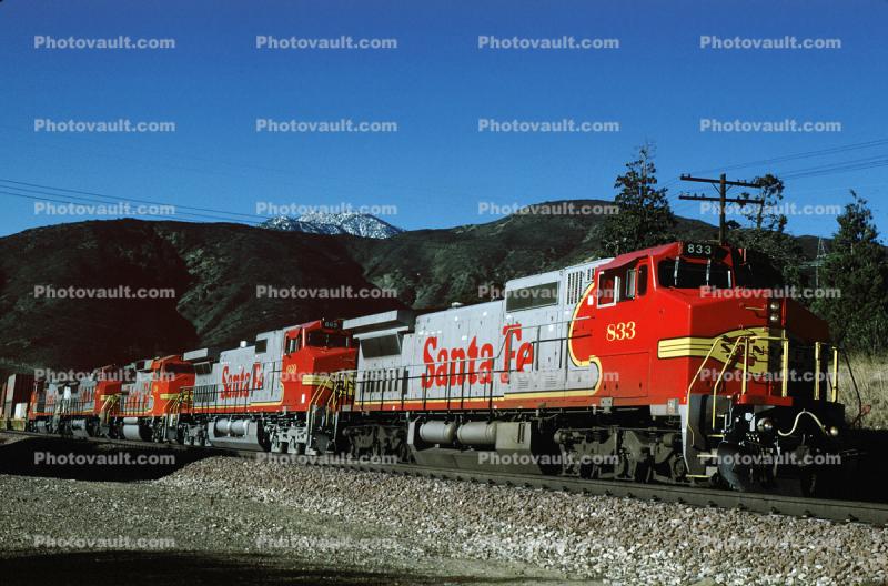 GE C40-8W	833, Santa-Fe ATSF Diesel Locomotive, Red & Silver, Warbonnet, Blue Cut California
