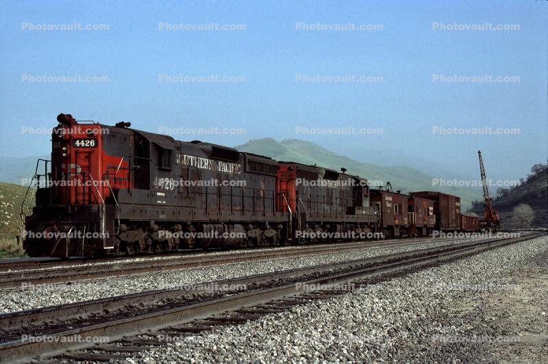 Southern Pacific SP 4426, Crane, EMD SD9E