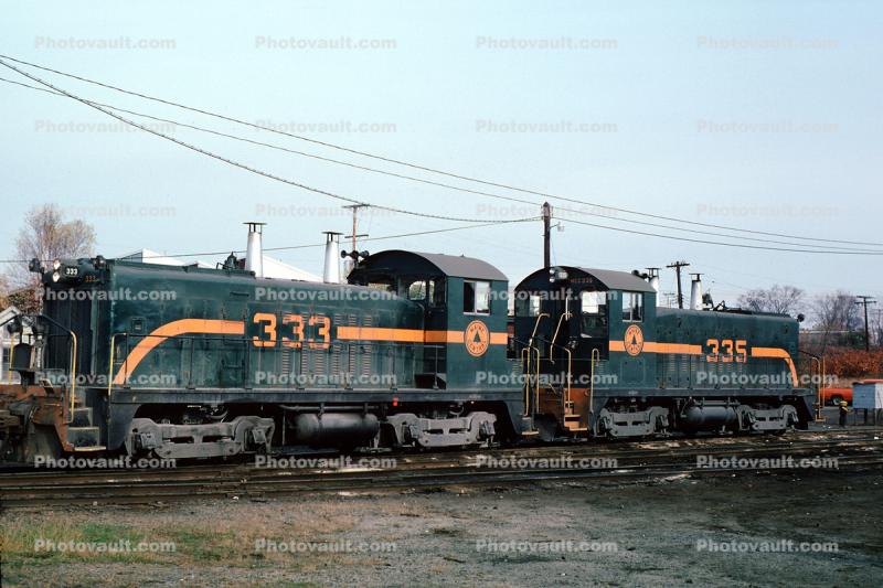 MEC 333, MEC 335, Maine Central switchers, EMD SW9, Bangor, 1978