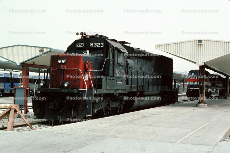 Southern Pacific SP 8323, EMD SD40T-2, SD40