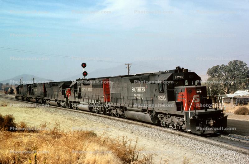 SP 8295 Southern Pacific, SD40T-2, SD40, Bealville California, Kern County