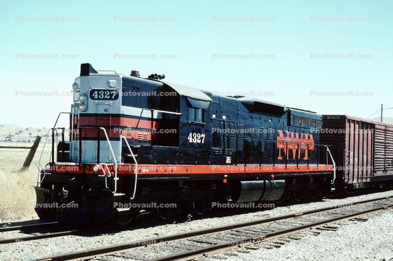 NWP 4327, EMD SD9, Northwestern Pacific Railroad, Lombard California