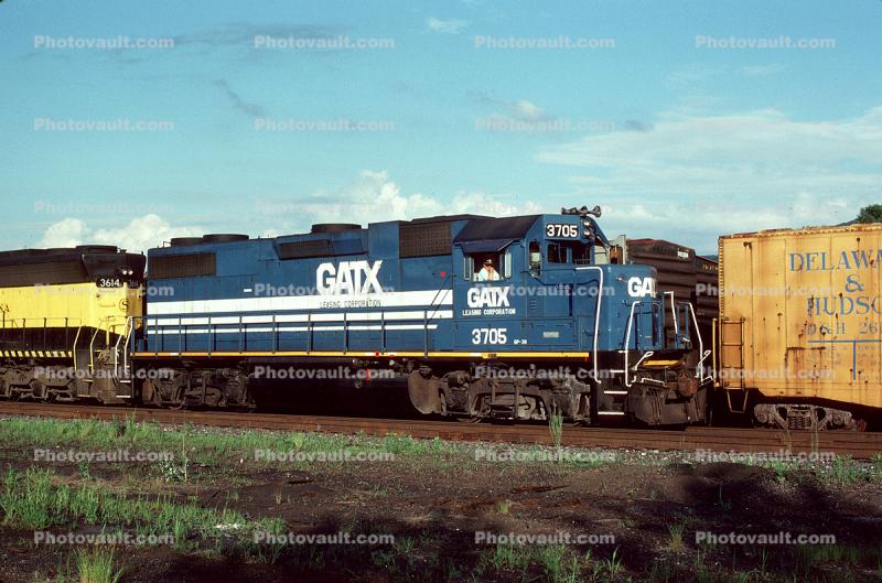 GATX 3705, EMD GP38