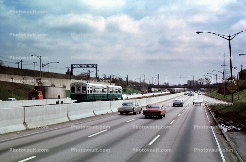 6000 series trainset, Chicago Elevated, El, CTA, cars, turnpike, highway, April 1972, 1970s