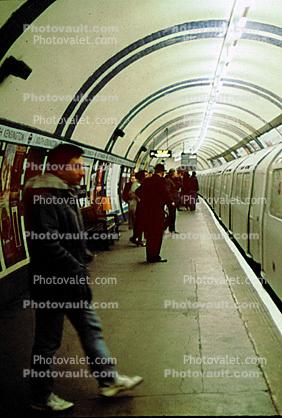 Crowded, commuters, underground, people, commuters, station, platform, the London Tube