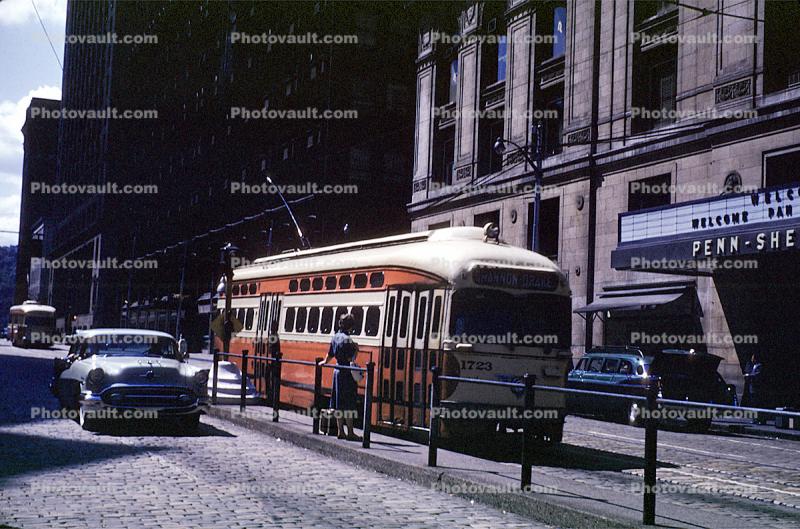 Penn-Sheraton Hotel, Trolley, Streetcar, Car, Vehicle, Automobile, Philadelphia, 1950s