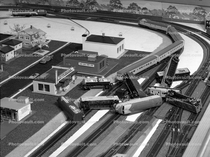 crash, Model Railroad Layout, homes, houses, tracks, 1950s